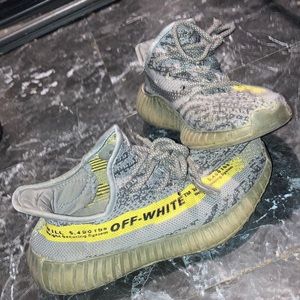 Off-white Yeezy‘s size 5.0